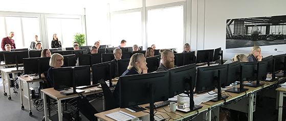 I disse uger har mange fra både institutionerne og esas-projektet ’fingrene nede i esas’. Der køres funktionelle test med deltagelse af repræsentanter fra institutionerne, og der køres prøvekonvertering for pilot- og bølge 1-institutioner med datakontrol fra både institutionernes og projektets side.