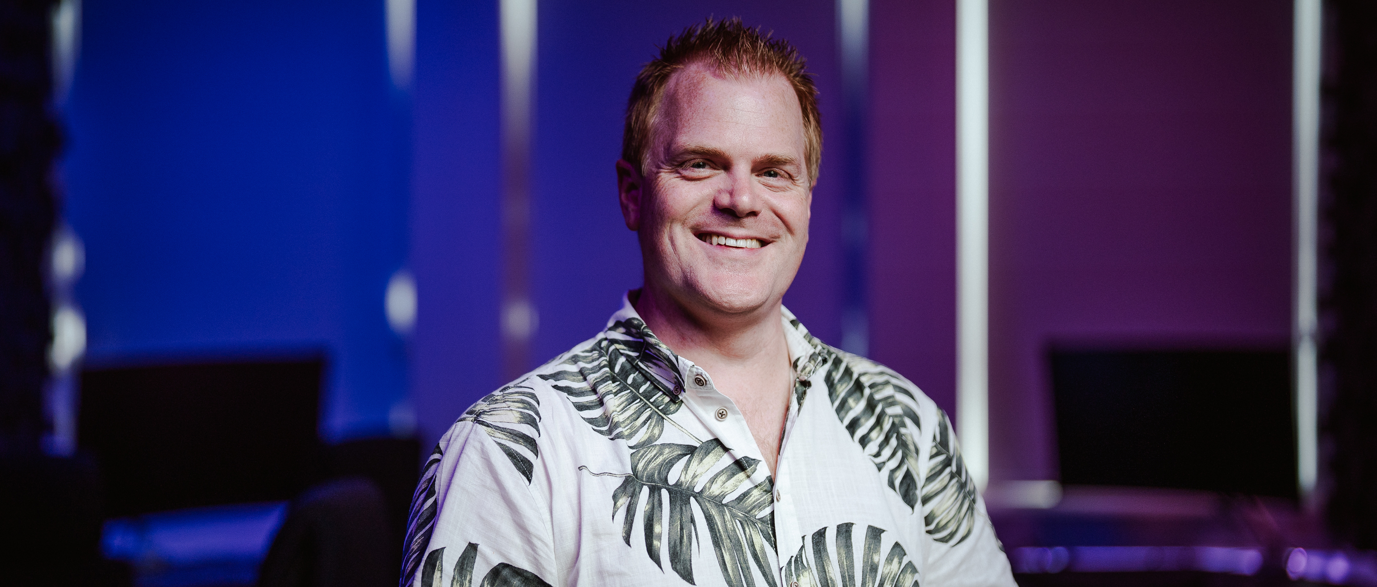 Lektor Kim Duus Thøisen kalder sig selv et legebarn, og det er netop legen, nysgerrigheden og det konkrete, han bruger som brændstof, når han underviser i design og medier på Erhvervsakademi SydVest. Hans tilgang er legende. Han anstrenger sig for at gøre stoffet nærværende og håndgribeligt.