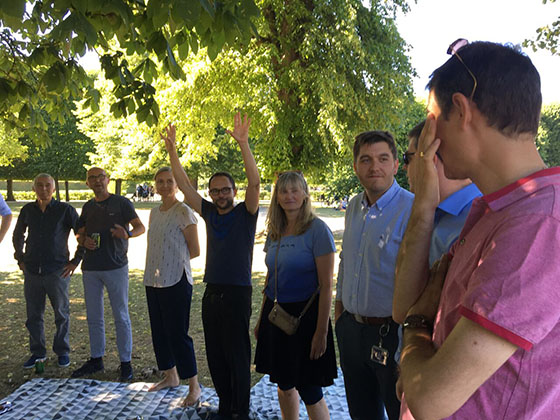 Det siges, at godt begyndt er halvt fuldendt. Styregruppen for projekt esas har fået en demonstration af, hvad der er blevet udviklet i esas i den 1. udviklingsfase, og styregruppen har godkendt projektets overgang til 2. udviklingsfase.