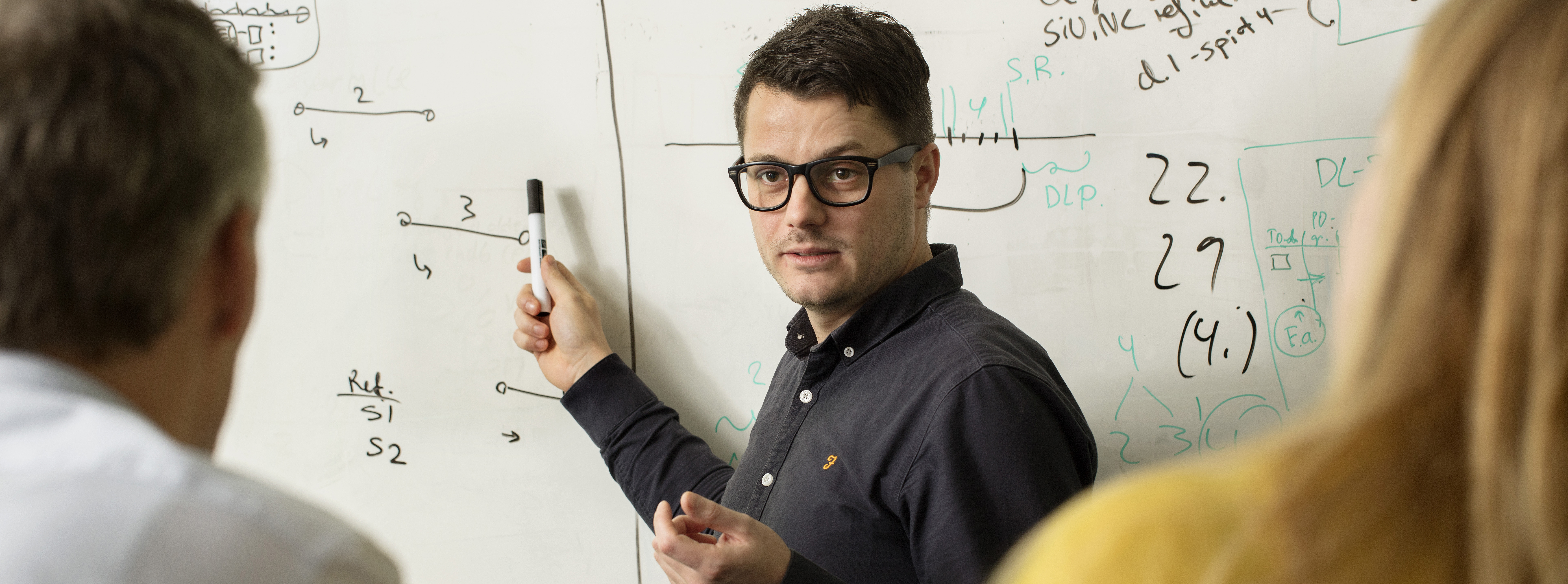 I ministeriet vægter vi kompetenceudvikling højt, da vi har brug for dygtige og kvalificerede medarbejdere med høj faglighed, som har de rette kompetencer og færdigheder. Samtidig er der mange forskellige karriereveje, vi kan tilbyde i ministeriet.