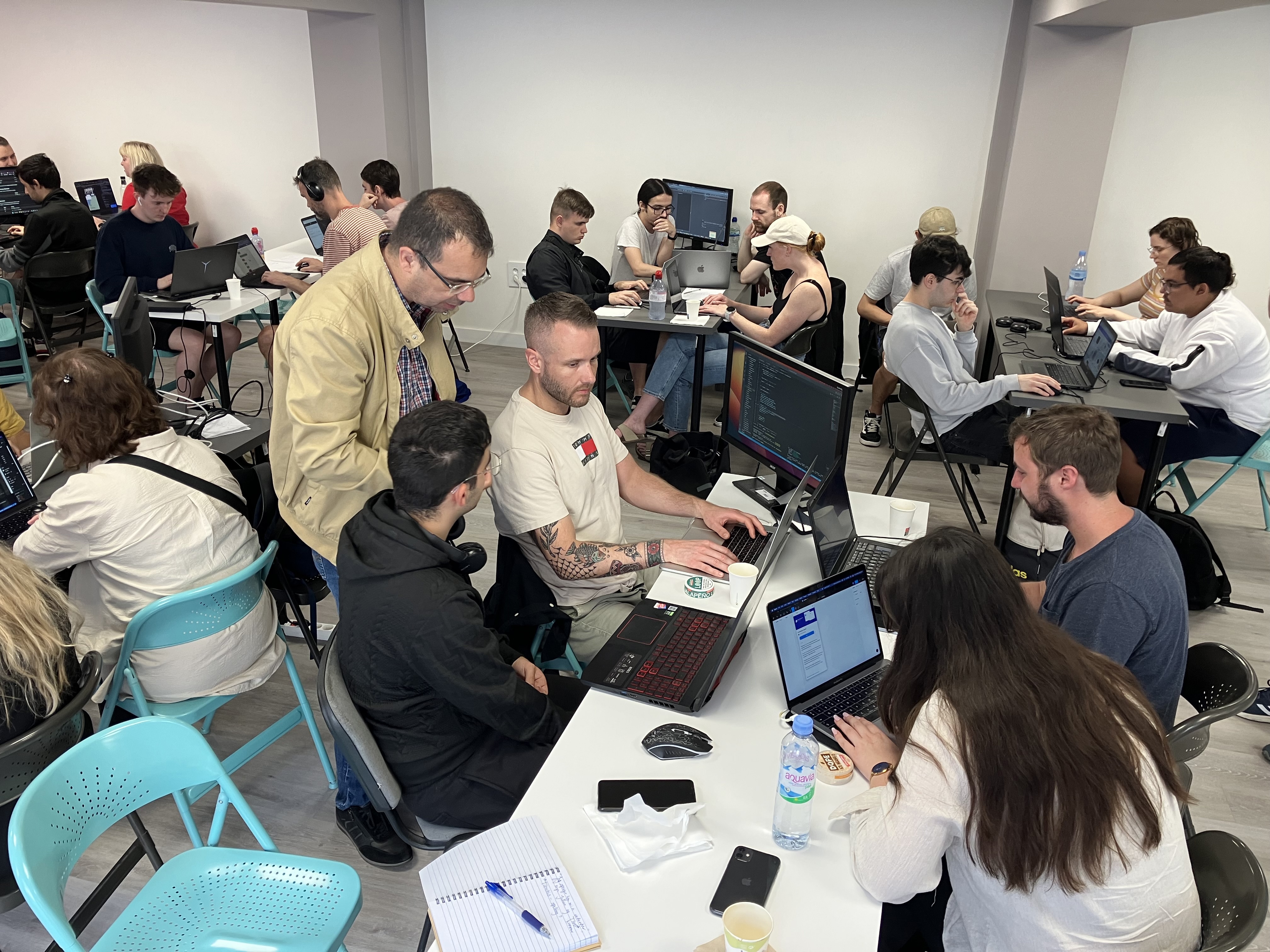 Tre nationaliteter og et kodesprog1.JPG