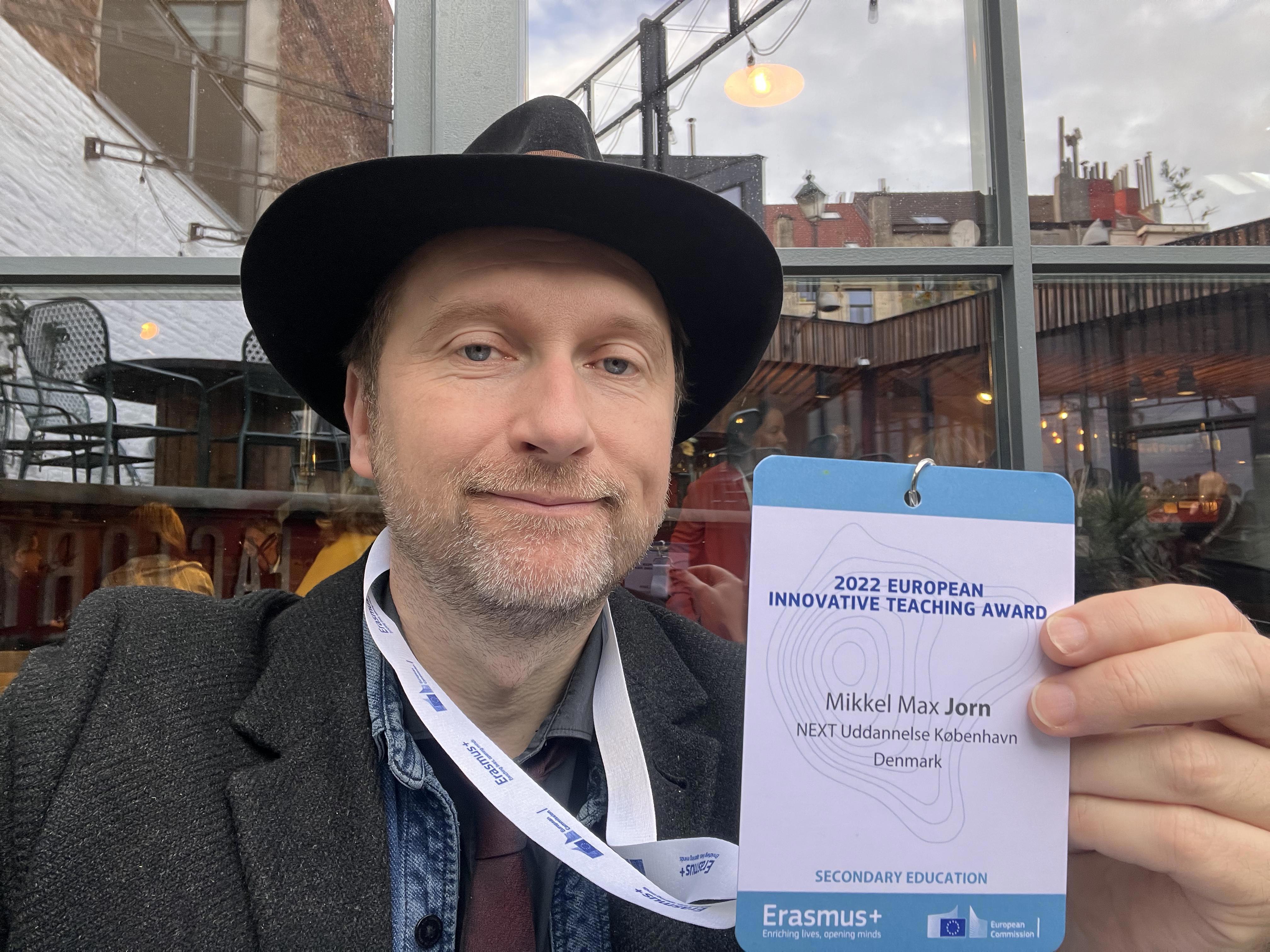 Mikkel Max Fysiklærer på Vibenhus Gymnasium/NEXT Mikkel Max er i denne uge i Bruxelles for som en af tre danske vinderskoler at modtage EITA-prisen 2022