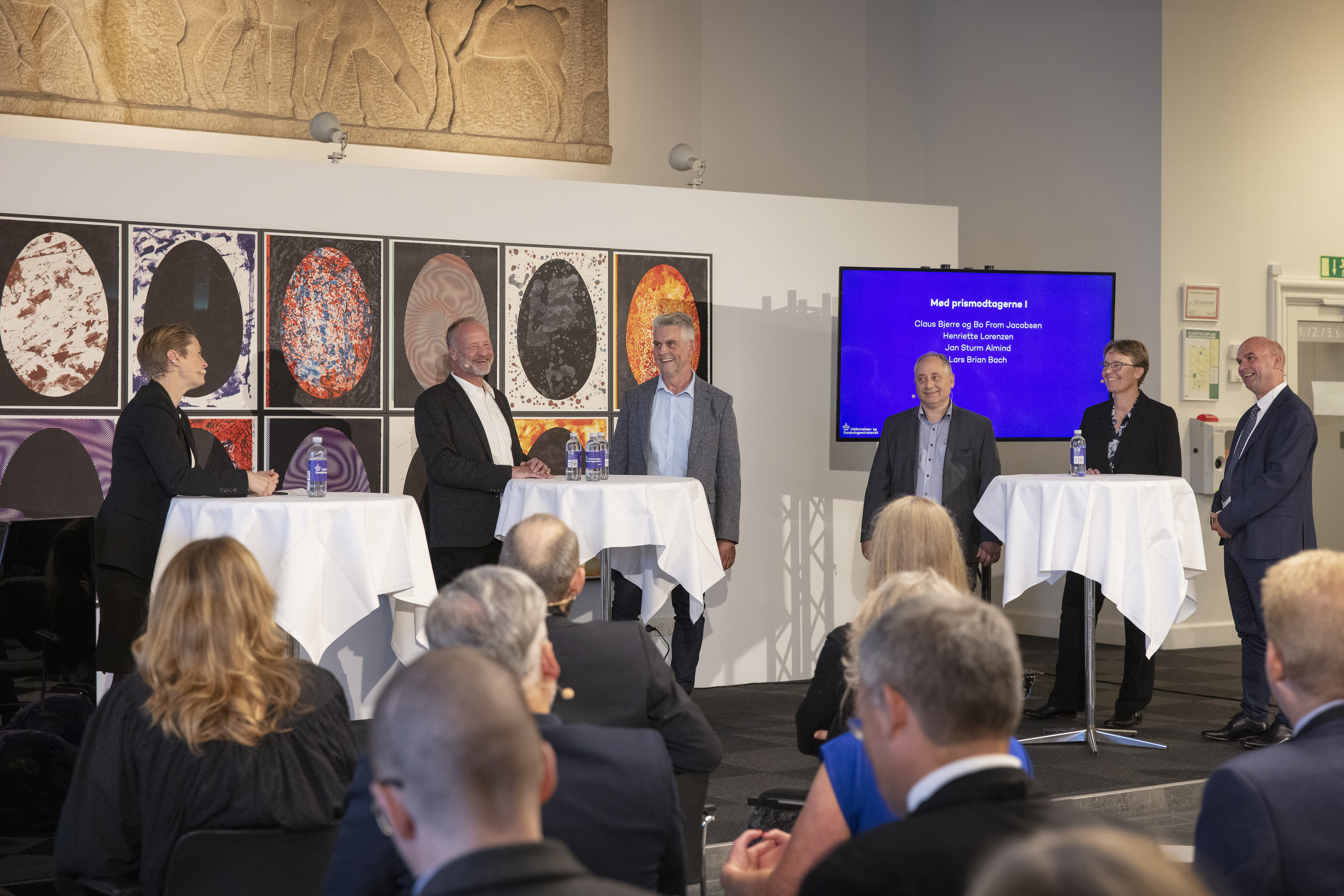 Journalist Nynne Bjerre Christensen interviewer prismodtagerne Claus Bjerre, Bo From Jacobsen, Jan Sturm Almind, Hernriette Lorenzen og Lars Brian Bach. Foto: Søren Kjeldgaard