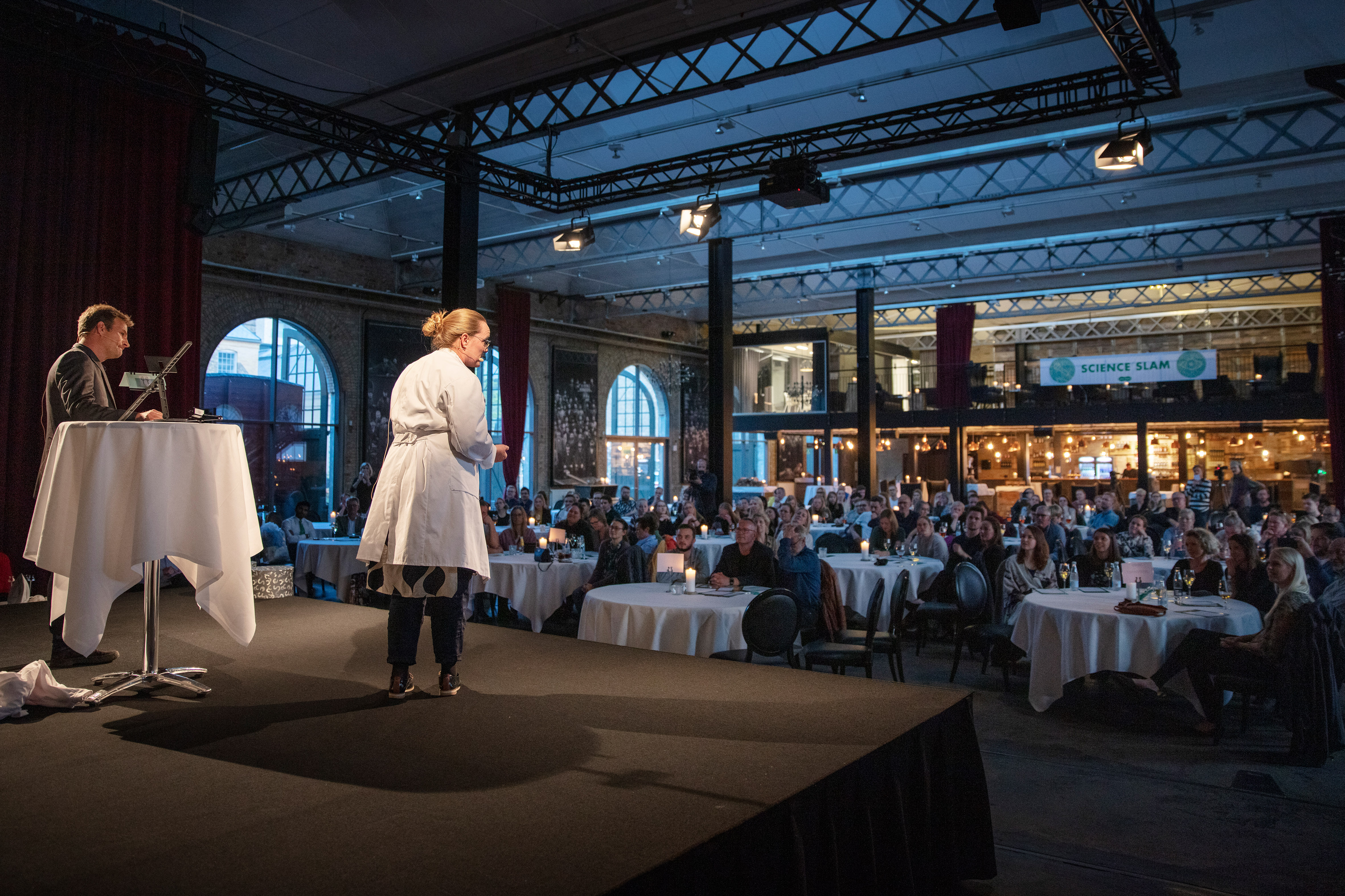 Kom med under havets overflade til et fjernt koralunivers, hør om et rumprojekt, der tog Danmark med storm, eller lær at bygge en robot.