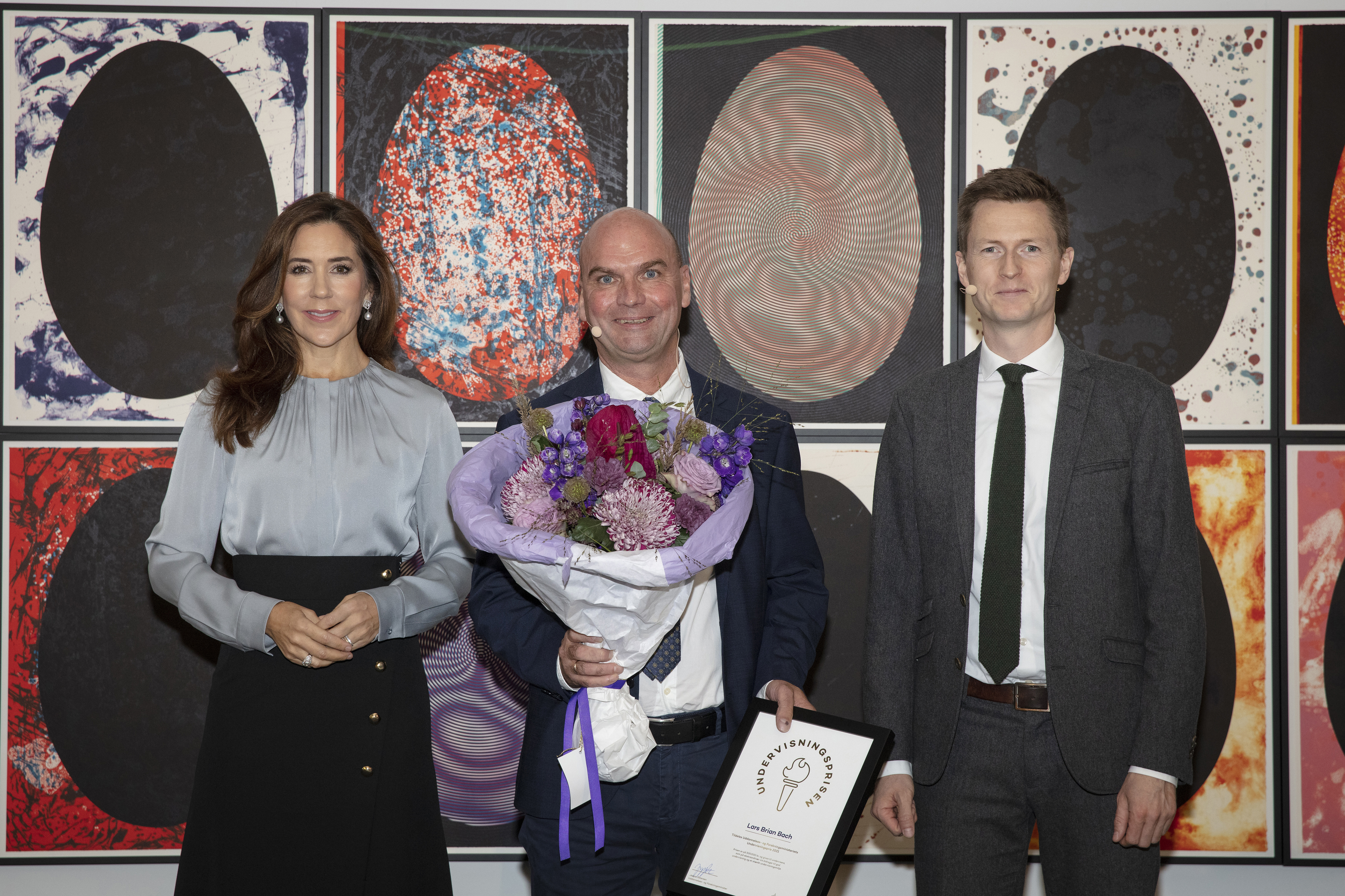 H.K.H. Kronprinsesse Mary, prismodtager af Undervisningsprisen 2021 Lars Brian Bach og uddannelses- og forskningsminister Jesper Petersen